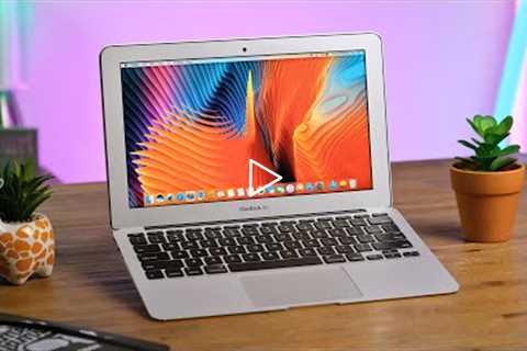 Using Apple's TINY 11 Macbook Air + Giveaway!