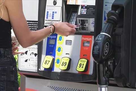 Georgia average gas prices remain below national average, AAA reports