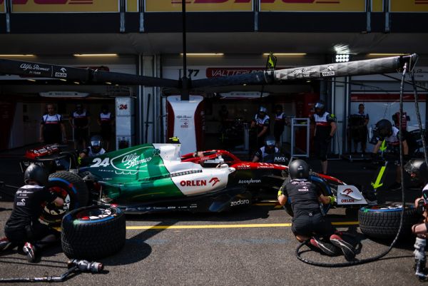 Alfa Romeo F1 Team ORLEN celebrates Tonale with special livery in Baku