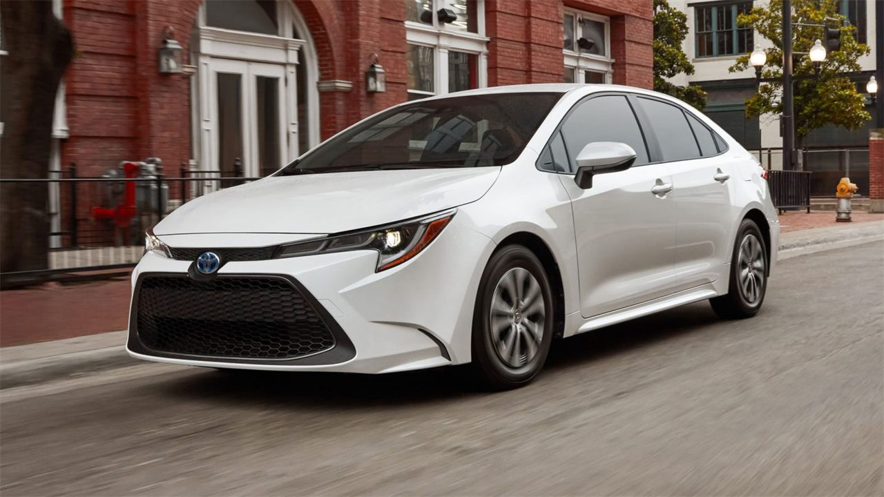 2022 Toyota Corolla Hybrid First Drive: 52 MPG for $25K?
