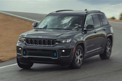 2022 Jeep Grand Cherokee Overland 4xe First Test: Plugging In to Something Special