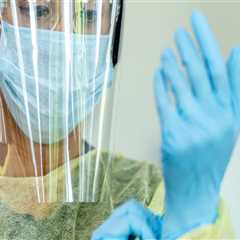 What are some examples of ppe in healthcare?
