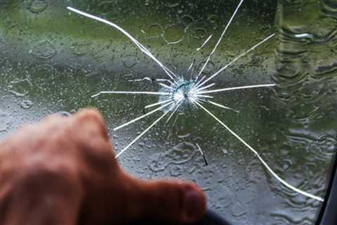 How much does it cost to fix a crack in a car window?