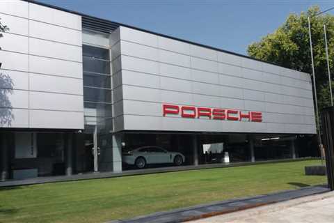 New Porsche & Pre Owned Luxury Dealership | Porsche Macan - Poll Clash