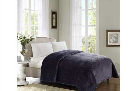 500 Sequence Strong Extremely Plush Blanket Midnight King for $115