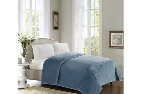 500 Collection Stable Extremely Plush Blanket Silver Sage King for $115