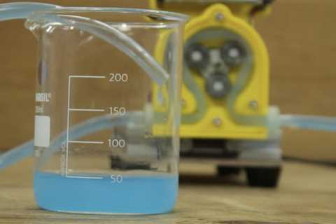 A DIY peristaltic pump controlled by an Arduino