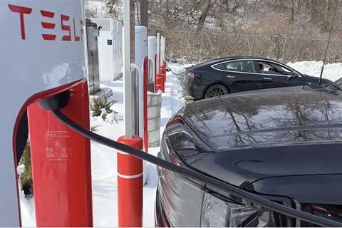 Cable problems crop up as non-Tesla EVs begin charging at US Supercharger sites