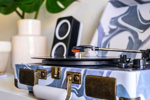 10 Best Turntable Speakers for Your Record Player