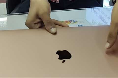 Unboxing Apple MacBook Air M1.