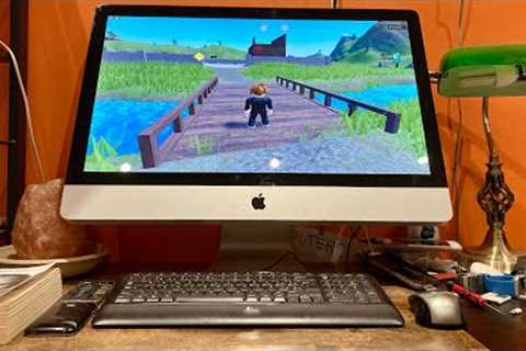 Playing Roblox on an old iMac!