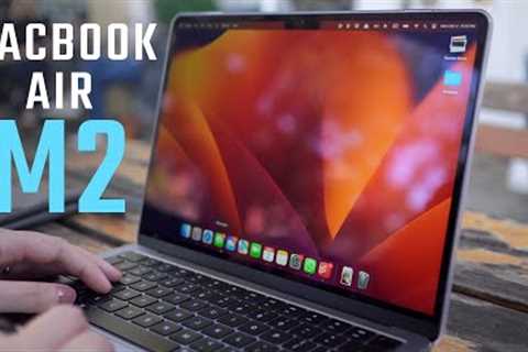 MacBook Air M2 13 in 2023?