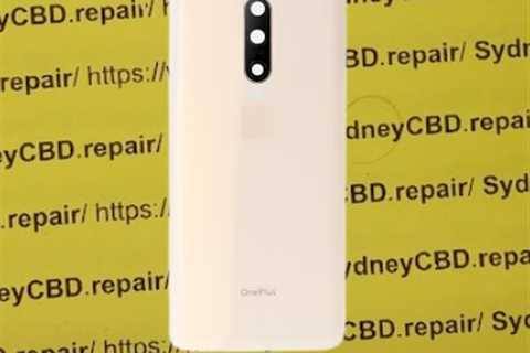 What is the back of OnePlus 7 Pro made of?