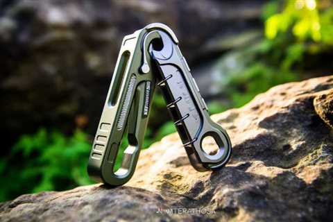 Meet the KeyUnity KU02: The Tactical Titan of Carabiners