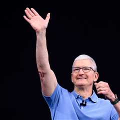 Apple becomes the first publicly traded company to close with a $3T market cap; the company first..
