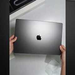 Macbook Pro 16 Inch M4 Max in Space Black Unboxing!