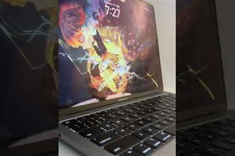 Using MacBook Air M1 in 2025 – Space Grey Hands-On!