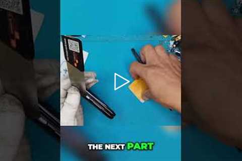 Smartphone Disassembly: Removing the Secondary Display [GALAXY Z FLIP] | Sydney CBD Repair